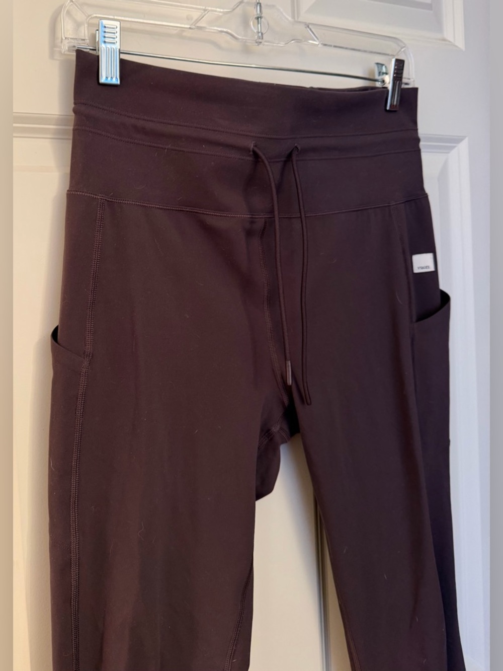 Vuori Daily Pocket Full Length Legging in Brown, Size Large - Picture 2 of 9